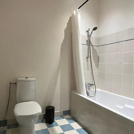 Chateau De Caractere Avec Piscine Au Coeur Du Perigord