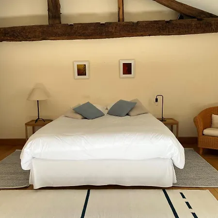 בית נופש Chateau De Caractere Avec Piscine Au Coeur Du Perigord *