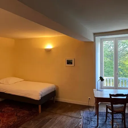 Chateau De Caractere Avec Piscine Au Coeur Du Perigord